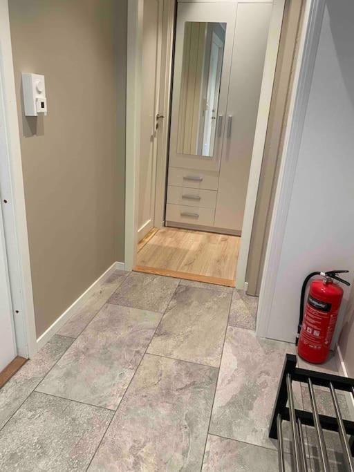 Modern Apartment With Free Parking Bergen Zewnętrze zdjęcie
